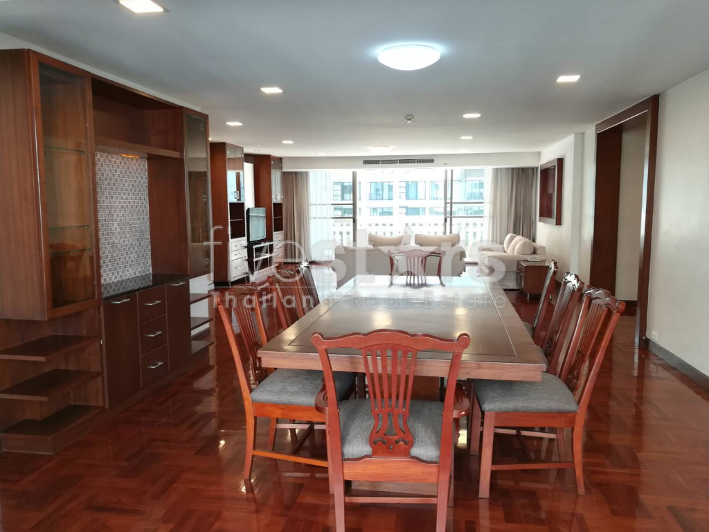 Spacious 3 bed apartment in excellent location close to Emporium, photo 5