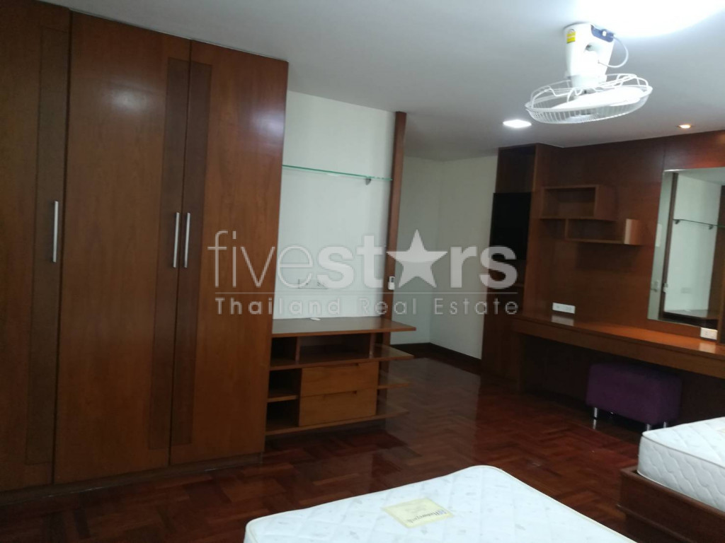Spacious 3 bed apartment in excellent location close to Emporium, photo 14