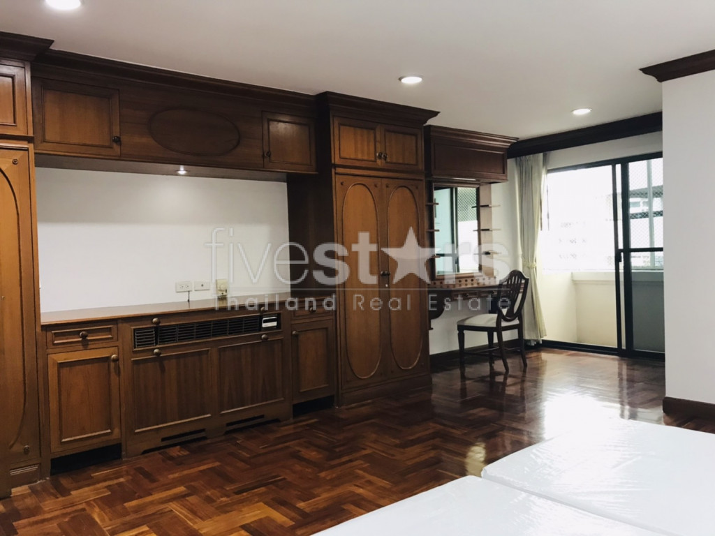 Pet friendly apartment 4 bedroom for rent near BTS Phrom Phong, photo 11