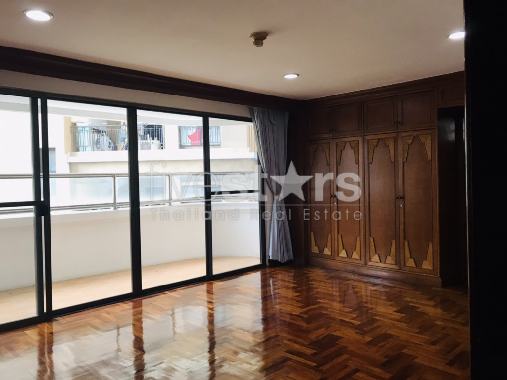 Pet friendly apartment 4 bedroom for rent near BTS Phrom Phong, photo 12