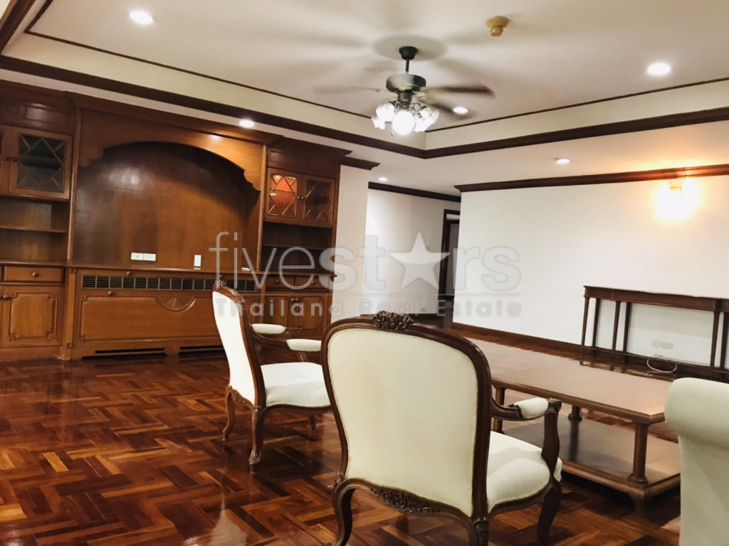 Pet friendly apartment 4 bedroom for rent near BTS Phrom Phong, photo 5