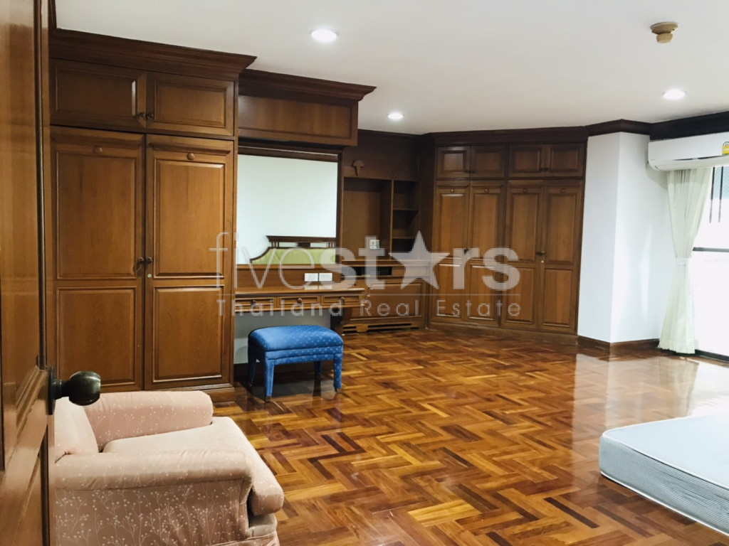 Pet friendly apartment 4 bedroom for rent near BTS Phrom Phong, photo 4