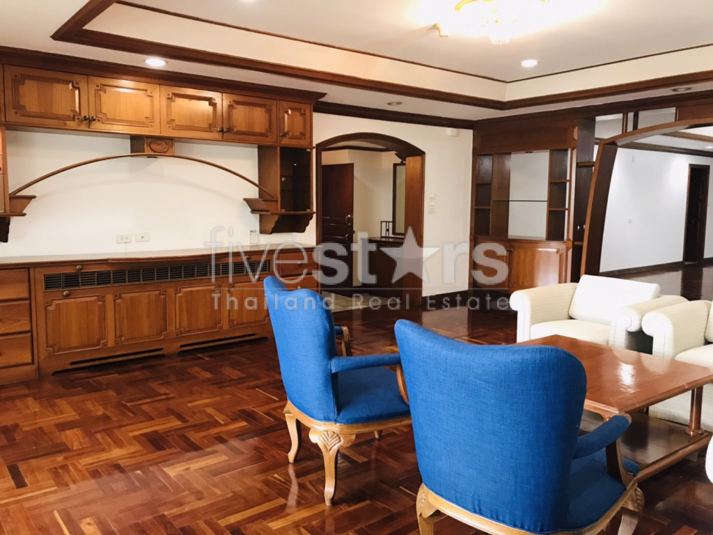 Pet friendly apartment 4 bedroom for rent near BTS Phrom Phong, photo 2
