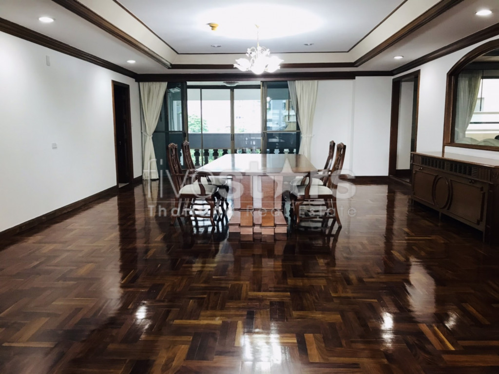 Pet friendly apartment 4 bedroom for rent near BTS Phrom Phong, photo 3