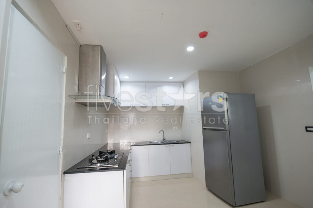 Condo de 3 chambres récemment rénové à louer sur Phrom Phong, photo 10