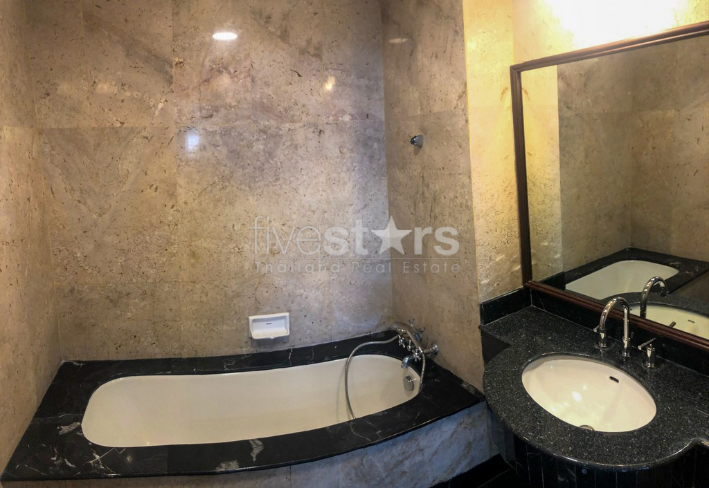 3 chambres duplex à louer proche BTS Phrompong, photo 18