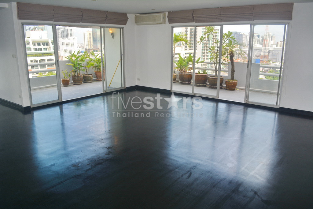 Appartement de 3 chambres à vendre à Phromphong avec jardin privatif, photo 6
