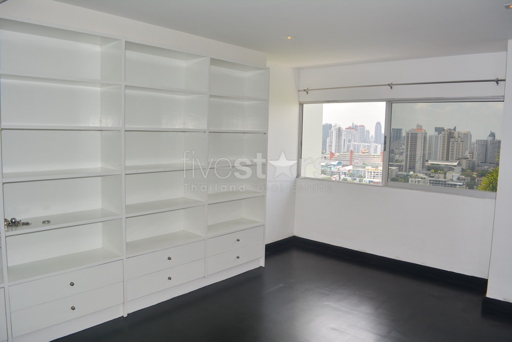 Appartement de 3 chambres à vendre à Phromphong avec jardin privatif, photo 16