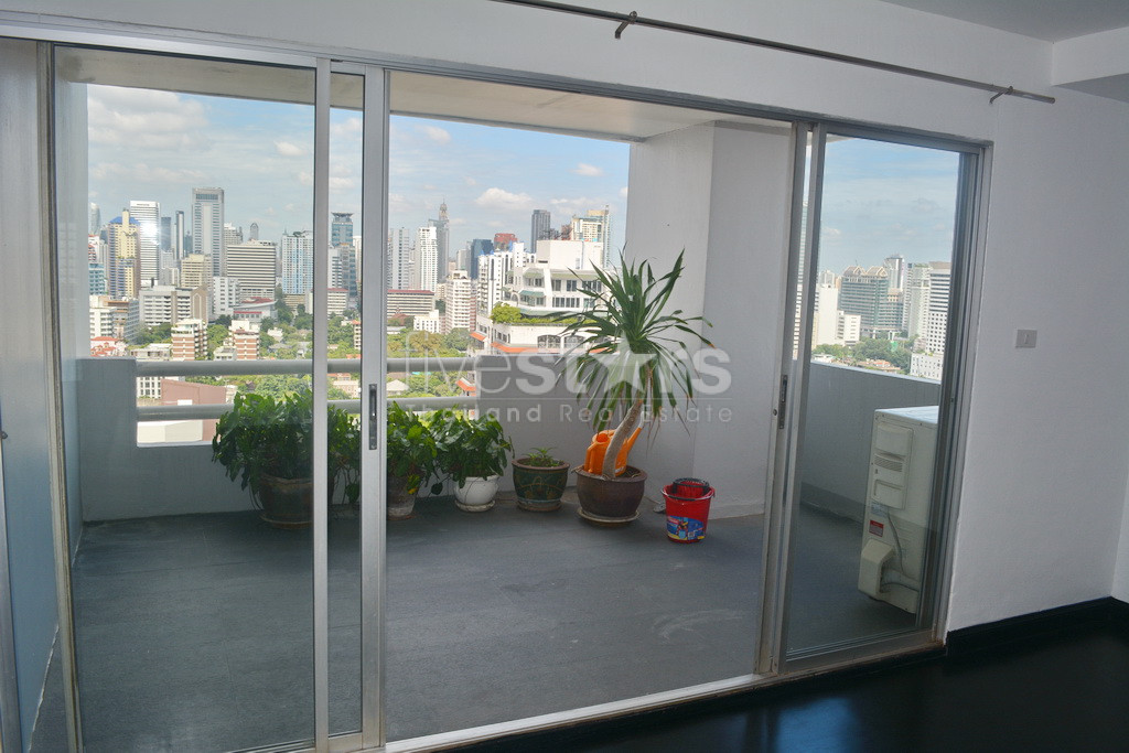 Duplex de 3 chambres avec jardin privé à Bangkok