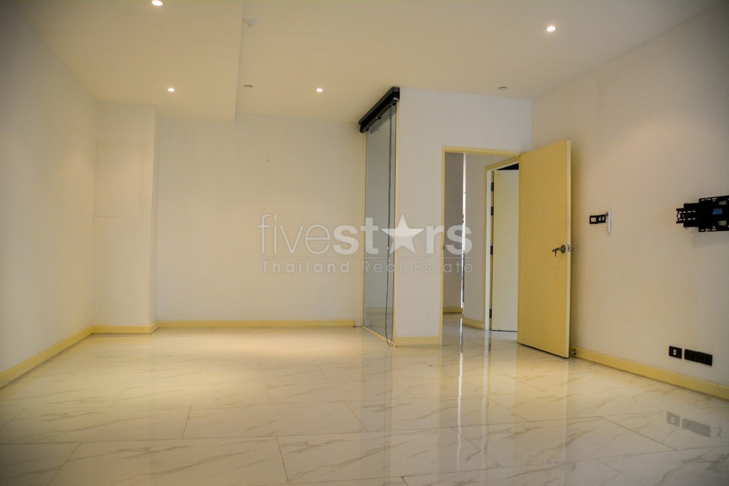 Condo spacieux de 3 chambres à louer dans le quartier de Thonglor, photo 10