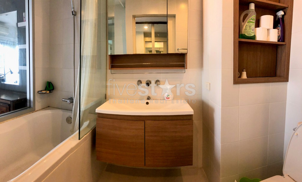 Appartement 2 chambres moderne à vendre proche BTS Phromphong, photo 14