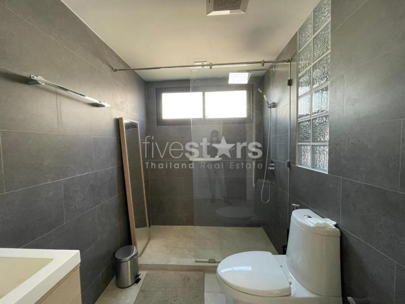 Condo de 2+1 chambres acceptant les animaux à louer à Phrom Phong, photo 14