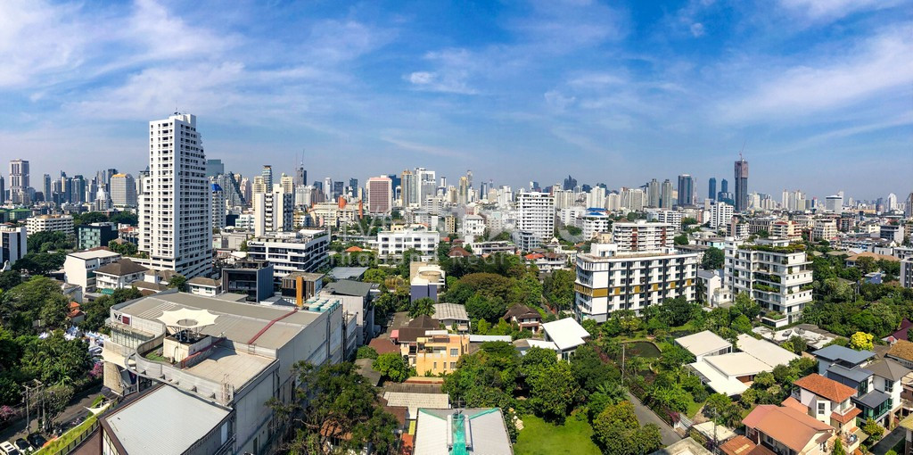 Appartement 2 chambres haut en étage à louer quartier Thonglor