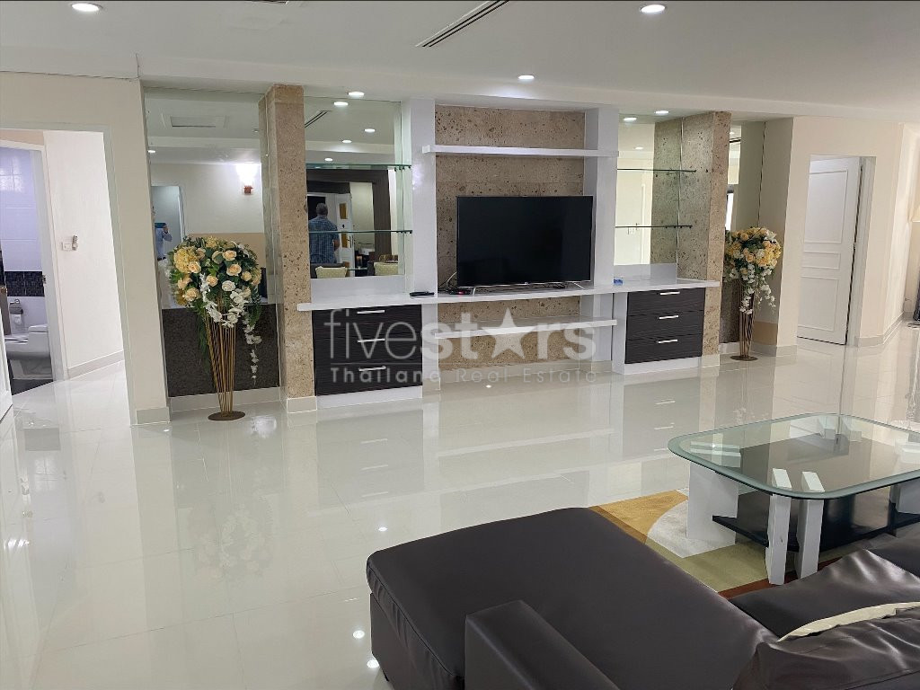 Appartement spacieux de 3 chambres quartier Phromphong