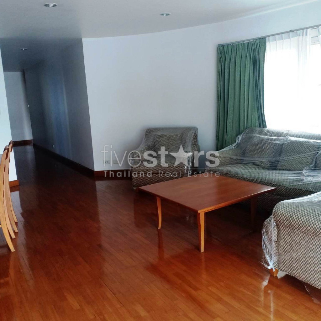 Condo de faible hauteur de 3 chambres à louer sur Thong Lo, photo 2