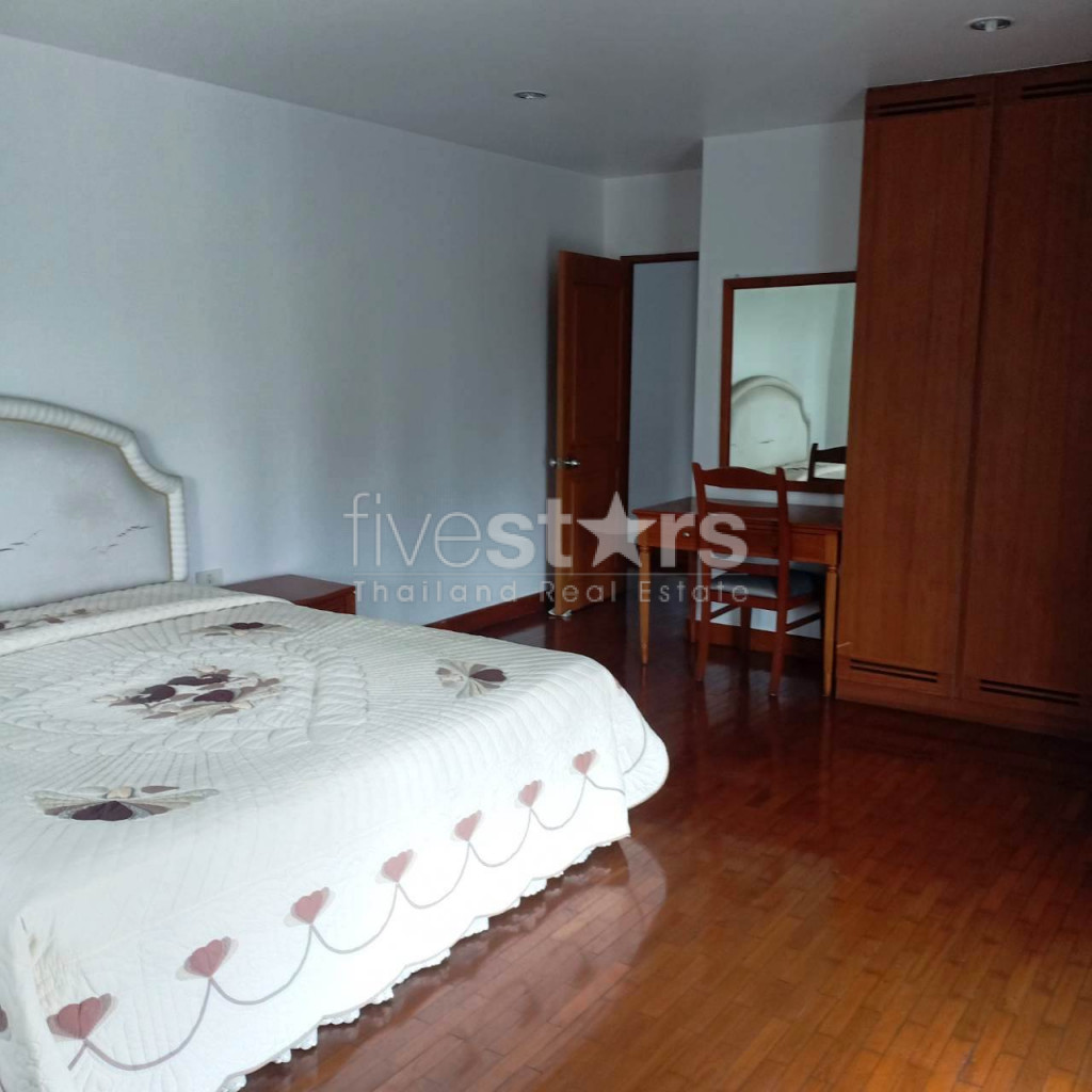 Condo de faible hauteur de 3 chambres à louer sur Thong Lo, photo 7