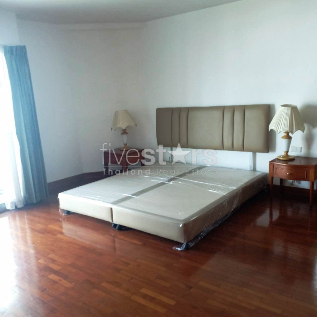Condo de faible hauteur de 3 chambres à louer sur Thong Lo, photo 5