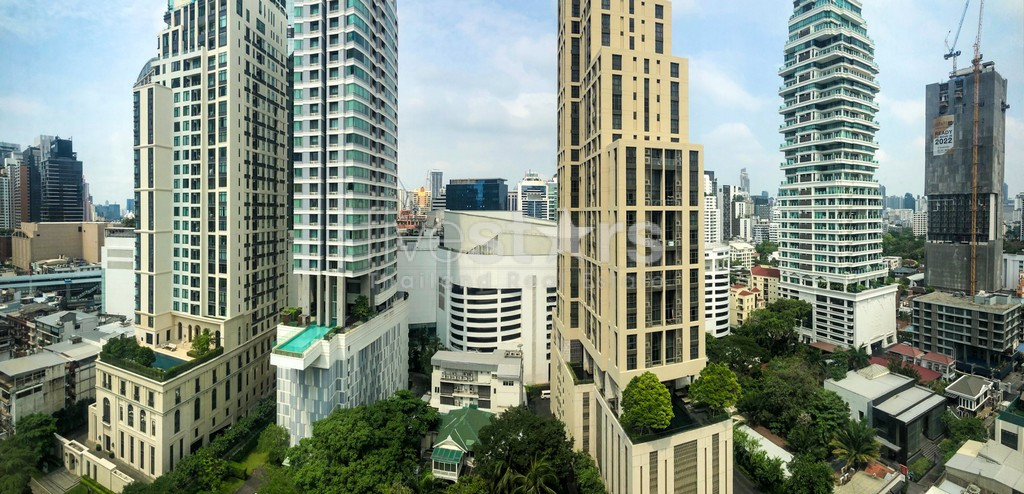 2-bedroom condo for sale close to BTS Phromphong