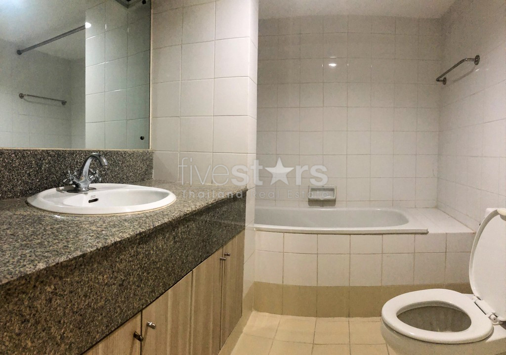 2-bedroom condo for sale close to BTS Phromphong, photo 15