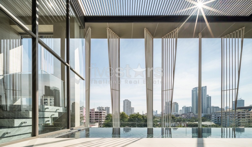 Penthouse de 4 chambres avec piscine privative à vendre quartier Phromphong, photo 3