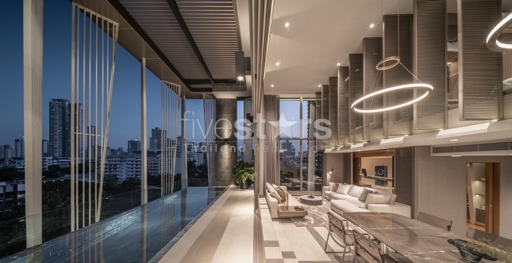 Penthouse de 4 chambres avec piscine privative à vendre quartier Phromphong, photo 2
