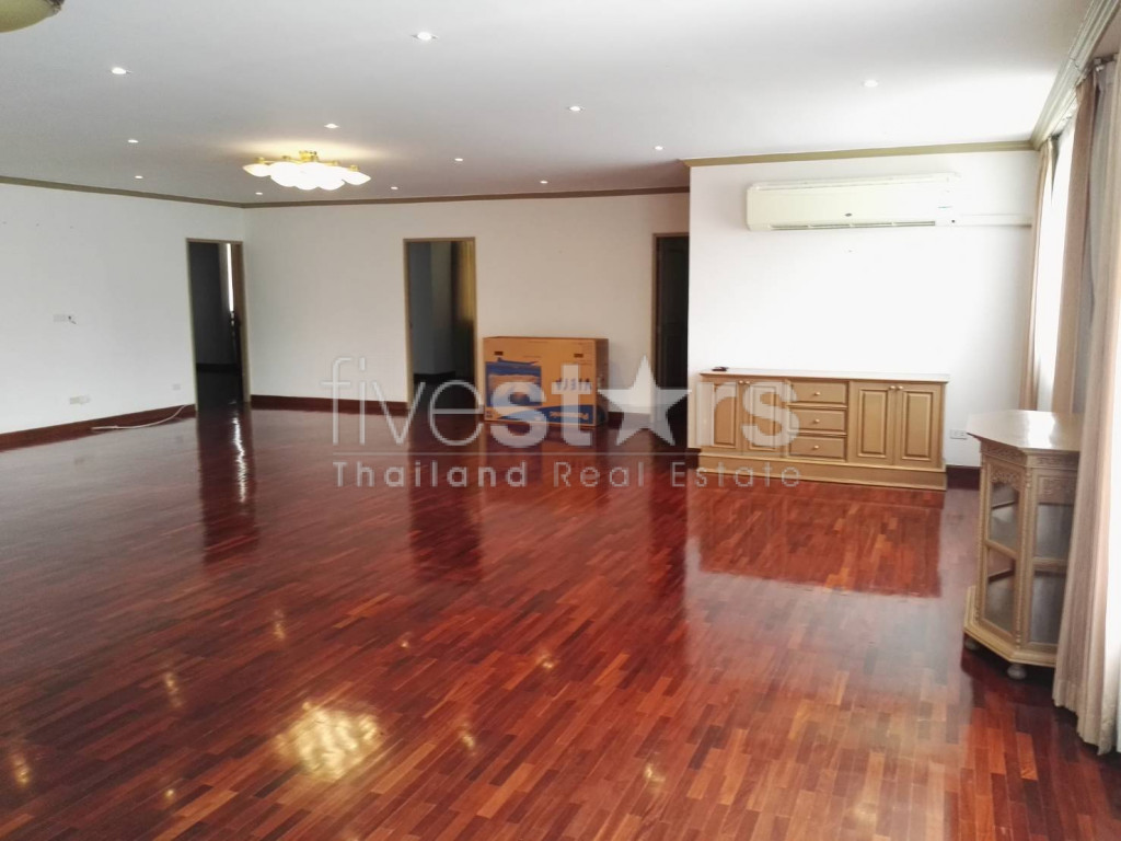 Condo de 3 chambres à vendre sur Phrom Phong