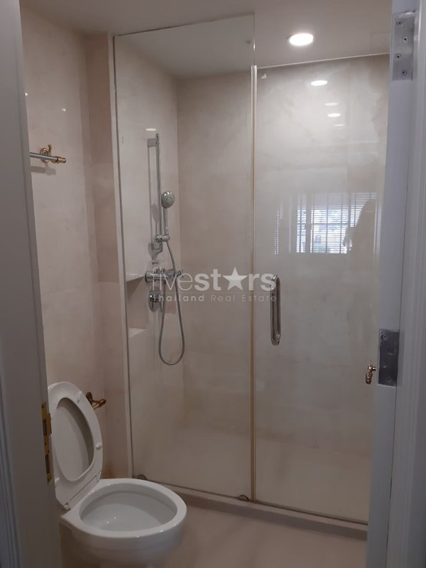 Spacious 3 bedroom duplex with private pool near BTS Phromphong, photo 16