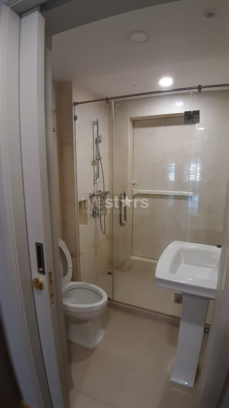Spacious 3 bedroom duplex with private pool near BTS Phromphong, photo 17