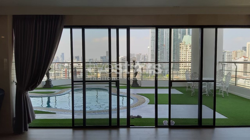 Spacious 3 bedroom duplex with private pool near BTS Phromphong, photo 4