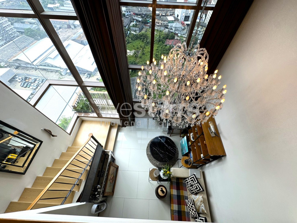 Magnifique Duplex 1 chambre à louer près du BTS Phrom Phong