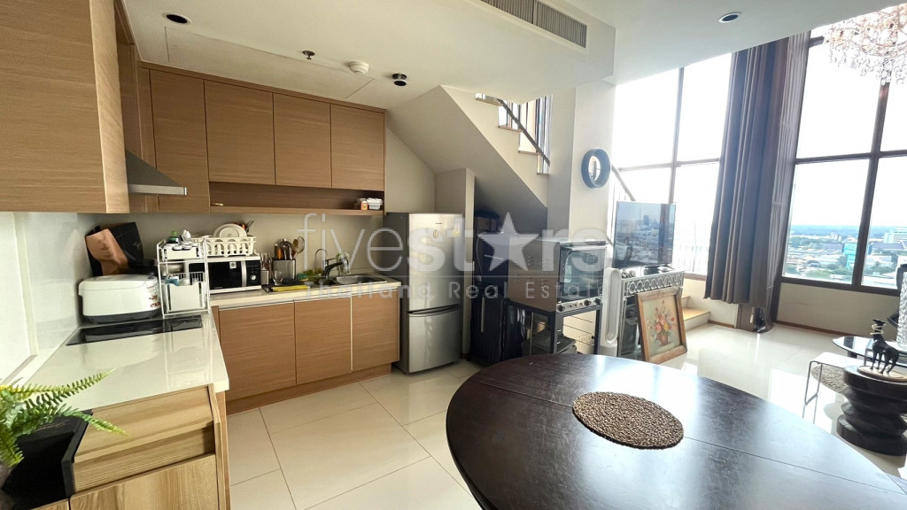 Superbe Duplex 1 Chambre à Vendre près du BTS Phrom Phong, photo 2