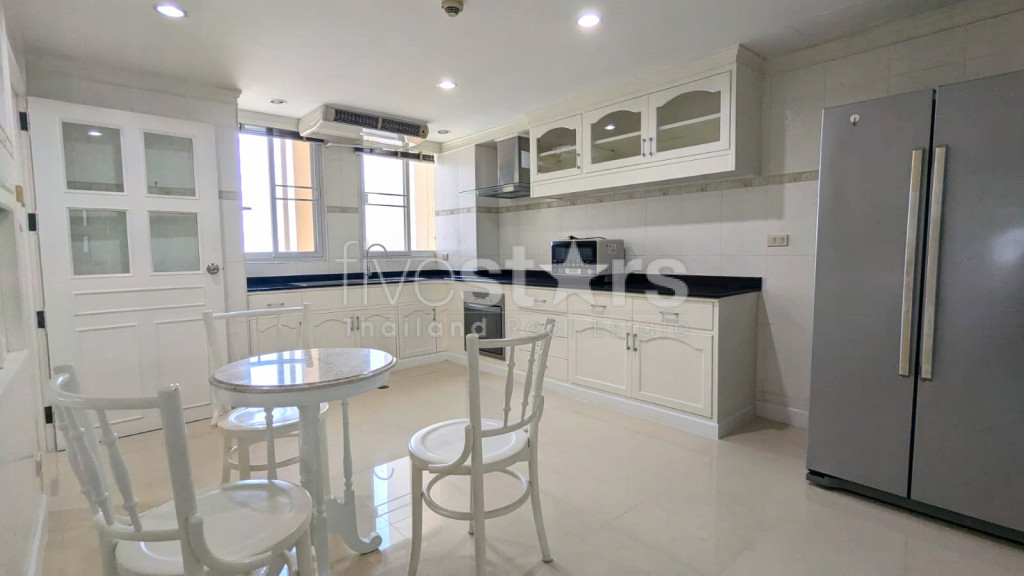 Grand appartement familial de 4 chambres à Thonglor, photo 8
