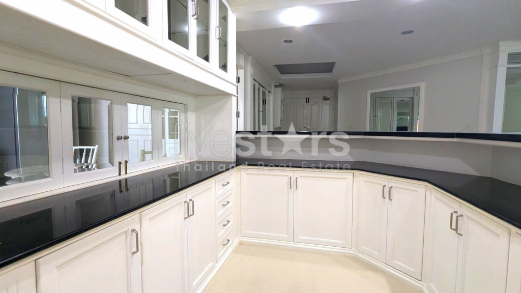 Grand appartement familial de 4 chambres à Thonglor, photo 10