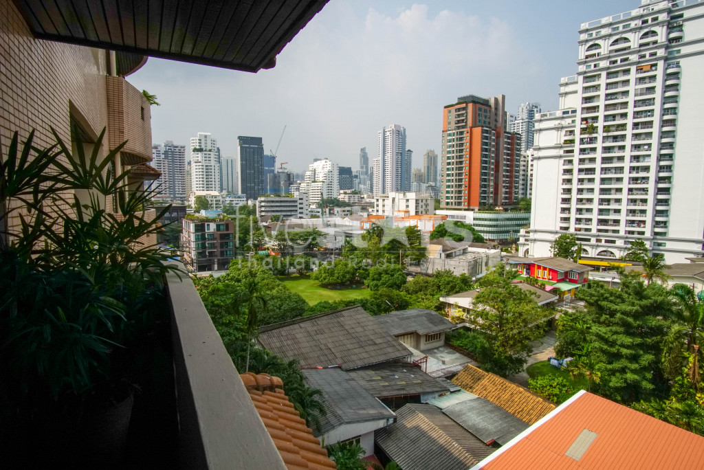 Grand appartement de 3 chambres près du BTS Phrom Phong, photo 3