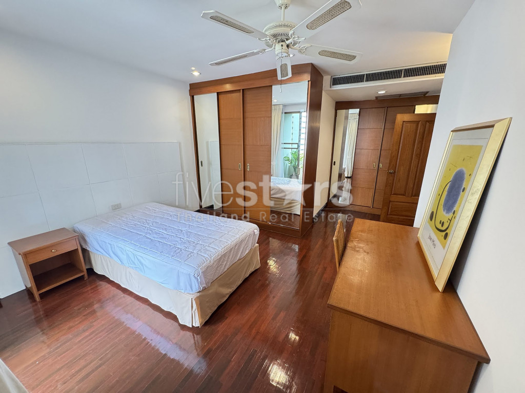 Grand appartement de 3 chambres près du BTS Phrom Phong, photo 13