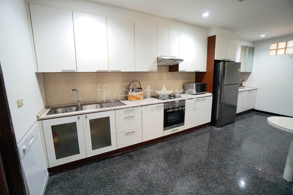 Grand appartement de 3 chambres près du BTS Phrom Phong, photo 16