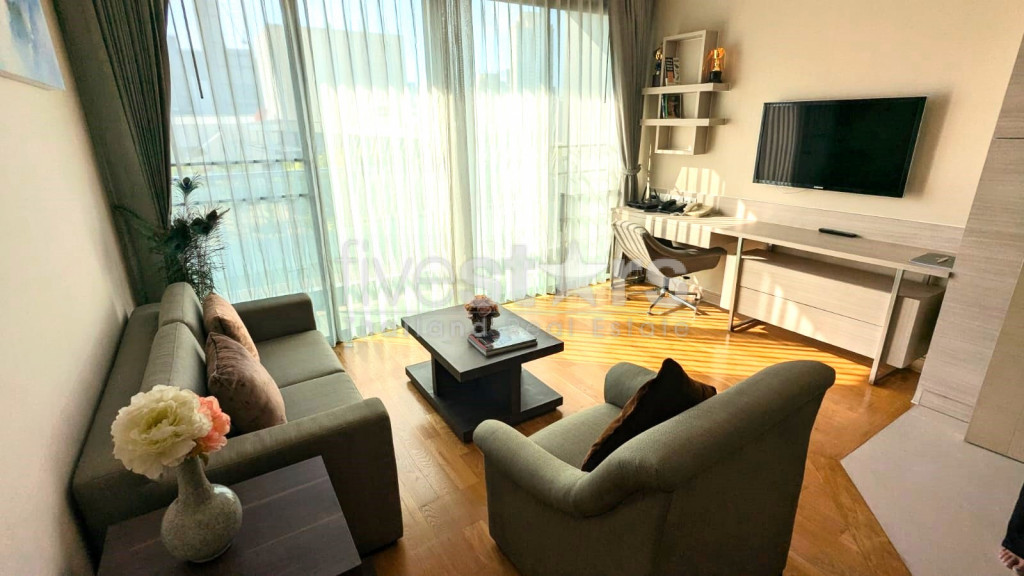 Grand appartement de 1 chambre à louer à Phrom Phong, Sukhumvit
