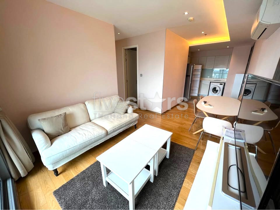 Appartement de 2 chambres à louer près du BTS Phrom Phong