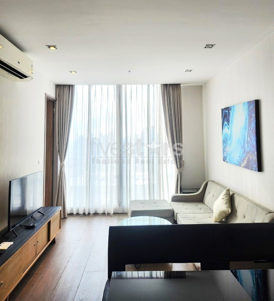 Appartement moderne de 2 chambres à louer à Phrom Phong