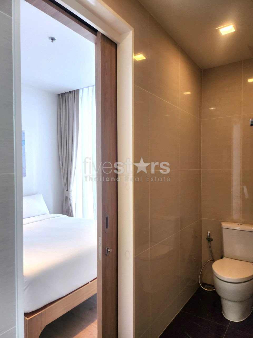 Appartement moderne de 2 chambres à louer à Phrom Phong, photo 11