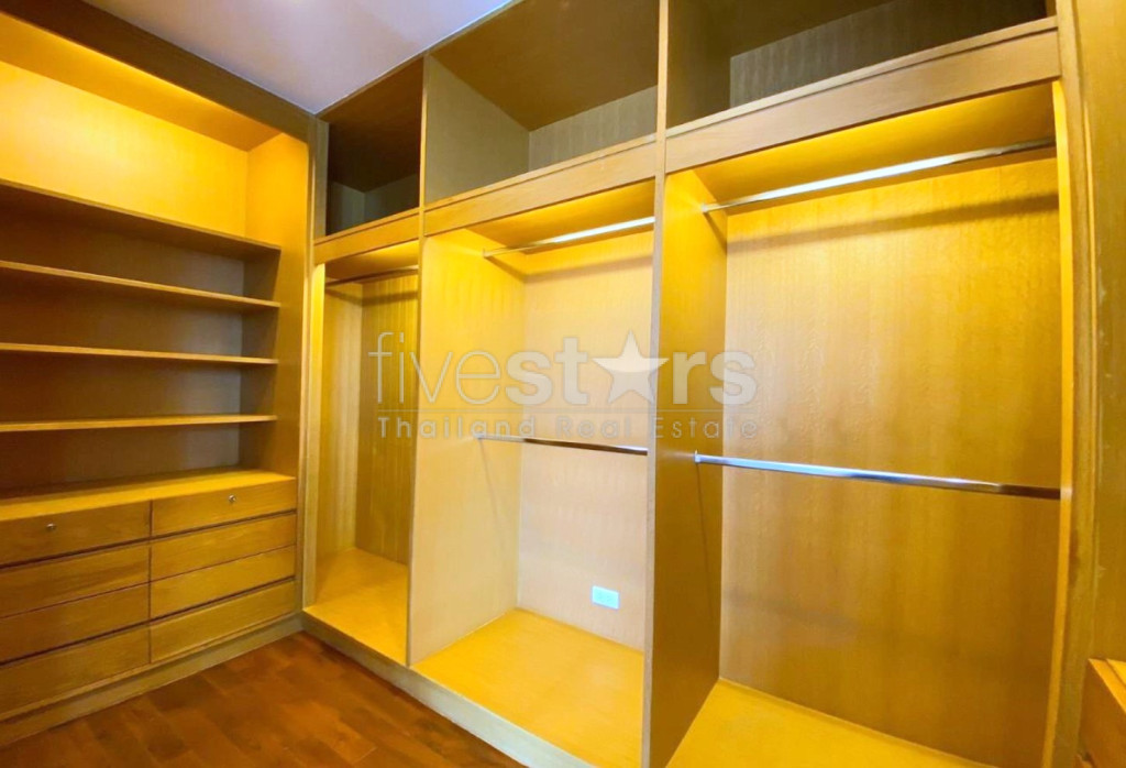 Appartement de 3 chambres à louer à Sukhumvit près du BTS Phromphong, photo 5