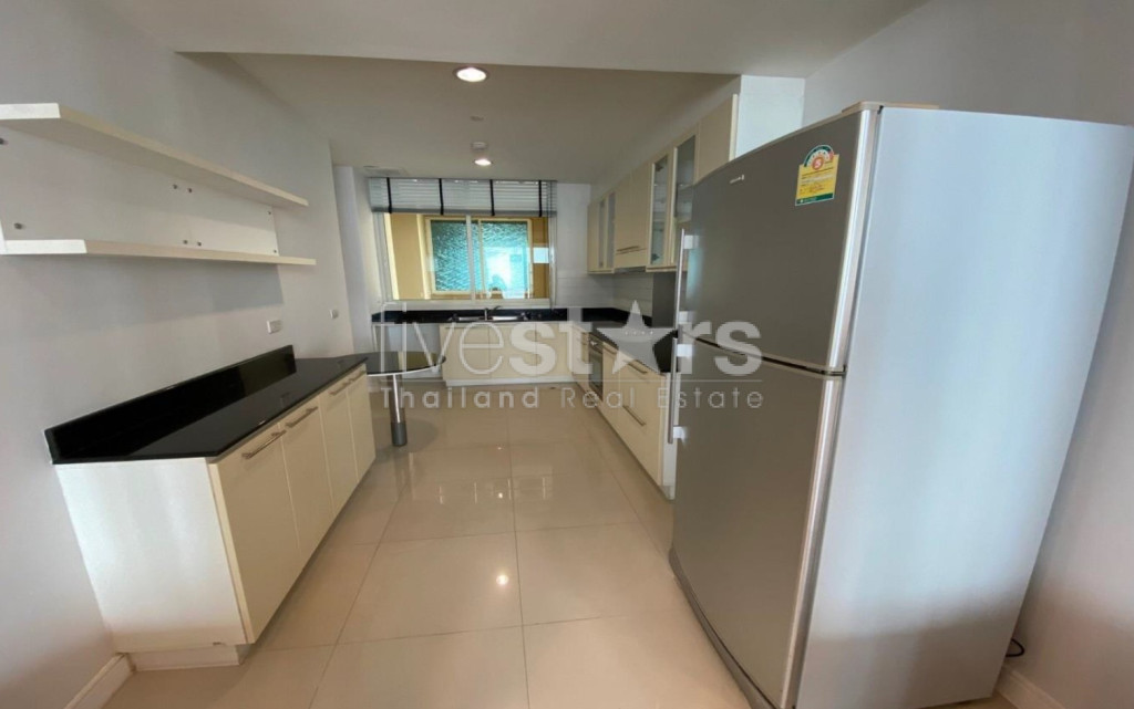 Appartement de 3 chambres à louer à Sukhumvit près du BTS Phromphong, photo 3