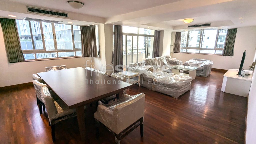 Appartement de 3 chambres à louer à Phrom Phong, proche du BTS