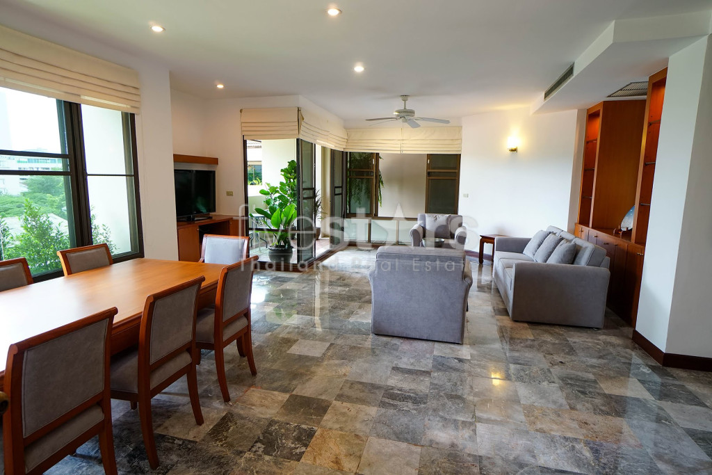 Grand appartement de 3 chambres près du BTS Phrom Phong