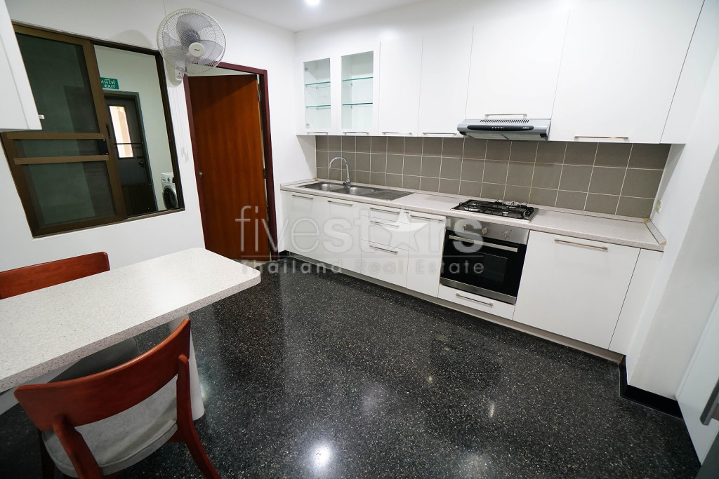 Grand appartement de 3 chambres près du BTS Phrom Phong, photo 15
