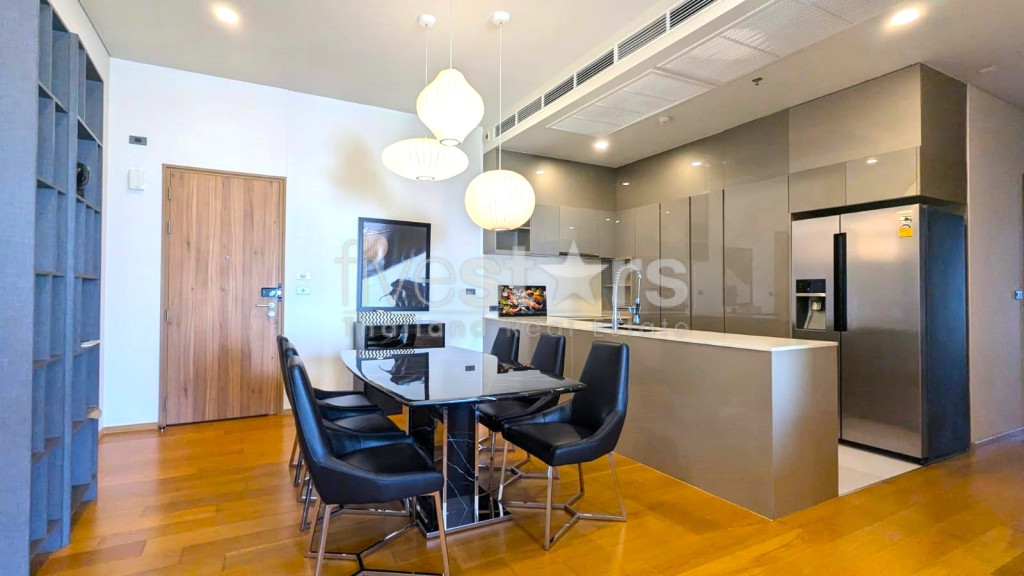 Appartement de standing de 2 chambres à vendre quartier Phromphong