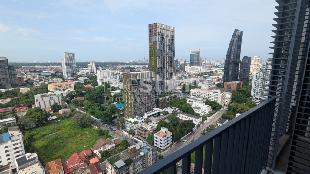 Appartement de 2 chambres à vendre près du BTS Thonglor, photo 4