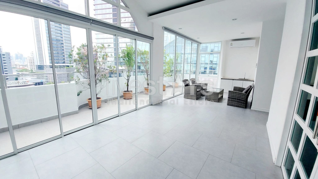 Grand appartement familial de 3 chambres à louer à Thonglor