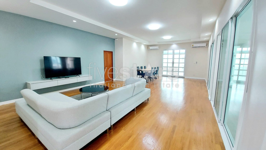 Grand appartement familial de 3 chambres à louer à Thonglor, photo 2