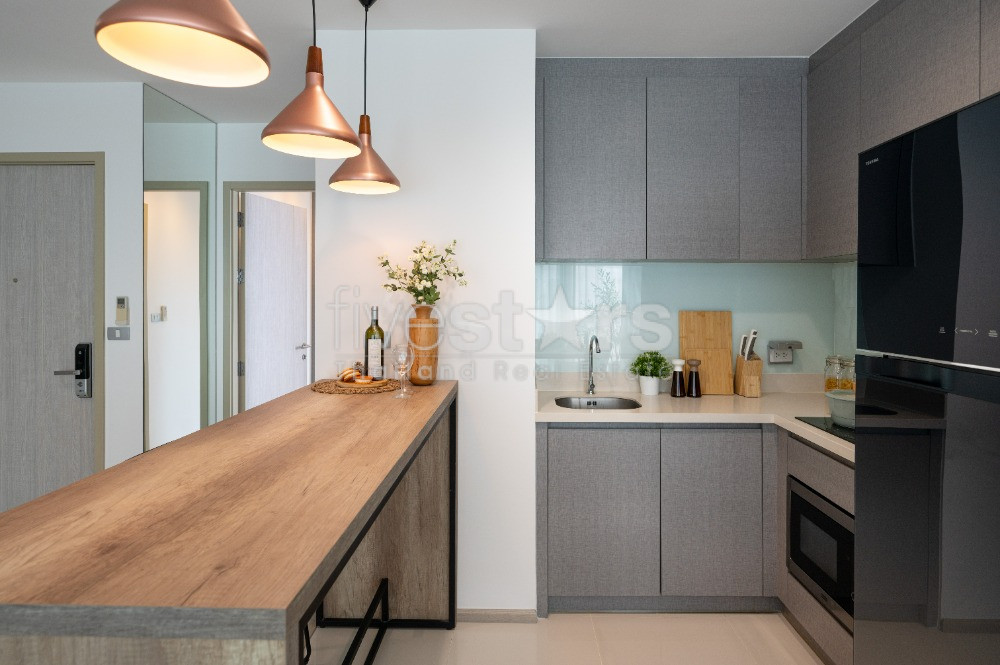 Appartement de 2 chambres à vendre près du BTS Thonglor, entièrement rénové, photo 8